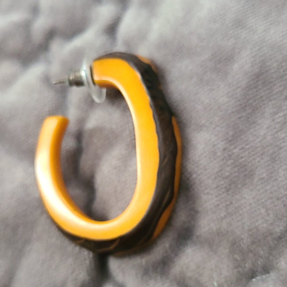 Nut Earrings - Picture 3 of 4